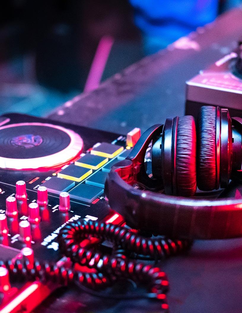 Global disc jockey (DJ) consoles market 2024-2028